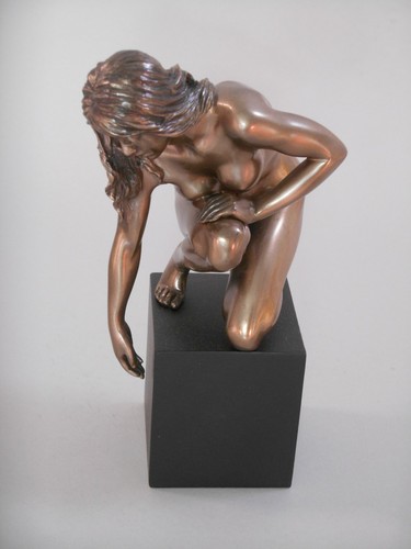 Bronzefarbene figur dame - bronzefarbene,