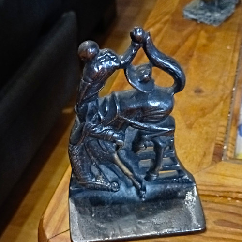 Skulptur statue aus metall - aus,