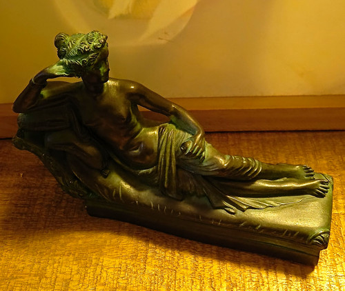 Dekofigur skulptur liegende - dekofigur,