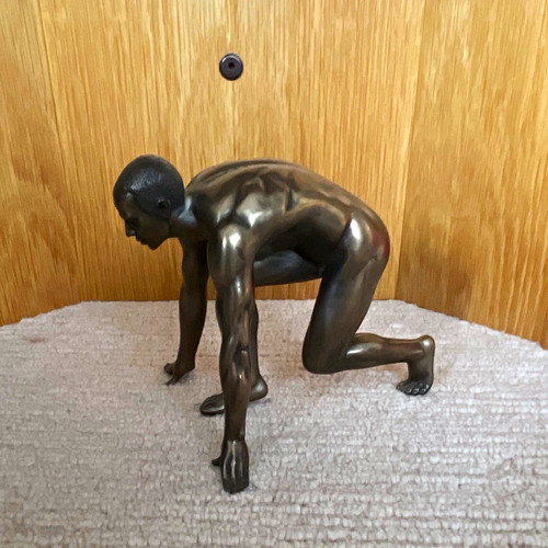 Skulptur kniender mann aus - skulptur,