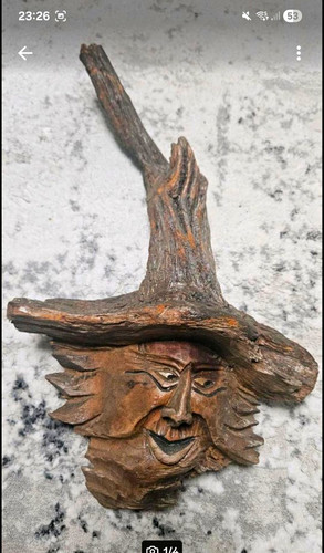 Handgeschnitzte holzskulptur - handgeschnitzte,