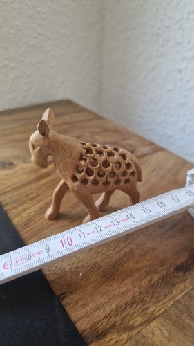 Kleine esel skulptur aus holz - esel,